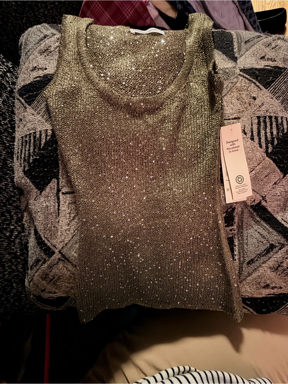 No Boundaries Women's Metallic Green V-Neck Sweater - Picture 3 of 3